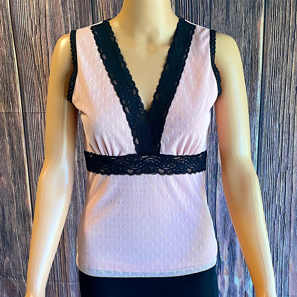 New York and Company size XS baby pale pink black lace lined tank top